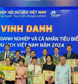 Vinpearl đồng loạt được vinh danh với 13 giải thưởng du lịch Vietnam Travel Awards