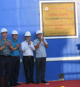 EVHCMC gắn biển Công trình mừng 50 năm Ngày Giải phóng miền Nam, thống nhất đất nước