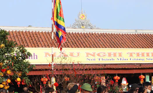 Nam Định: Du khách hài lòng khi đến với chợ Viềng