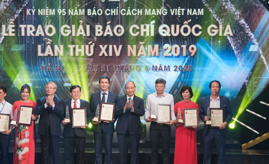 Thủ tướng Nguyễn Xuân Phúc: Báo chí cần giữ vững tinh thần cách mạng