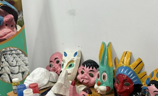 Ký ức mặt nạ giấy bồi