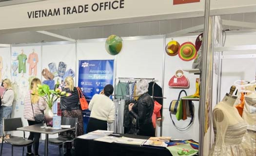 Các nhà nhập khẩu Australia quan tâm tới hàng dệt may, giày da Việt Nam