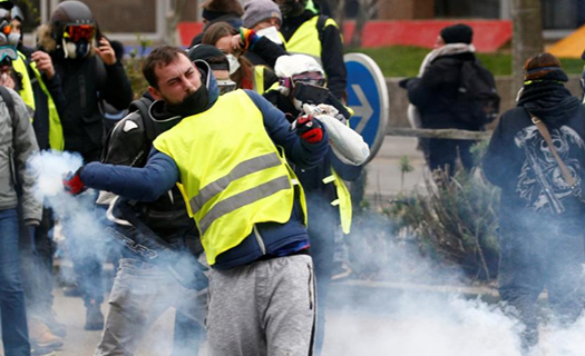 Pháp cấm biểu tình trên đại lộ Champs-Elysees