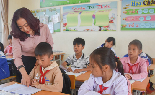 Hơn 300 giáo viên Hà Nội mất cơ hội tăng lương vì quy định thời gian giữ ngạch