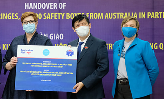 Australia và UNICEF hỗ trợ Việt Nam thiết bị dây chuyền lạnh, vật tư tiêm chủng