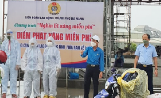 Hỗ trợ 10.000 lít xăng miễn phí cho người lao động các tỉnh về quê qua Đà Nẵng