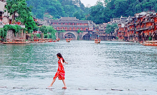 Du khách nội xuất ngoại vì giá vé bay nội địa tăng cao