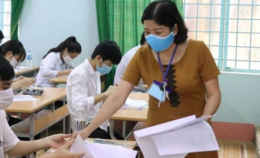 TP.HCM dự kiến cho học sinh cuối cấp trở lại trường vào tháng 12