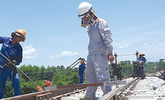 Nguy cơ dừng chạy tàu, lao động không lương