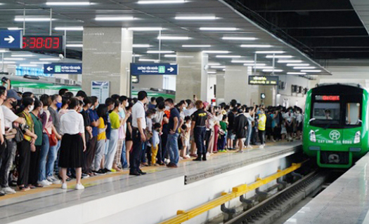 Sau 3 ngày khai thác, tàu Cát Linh - Hà Đông chở gần 100.000 lượt khách