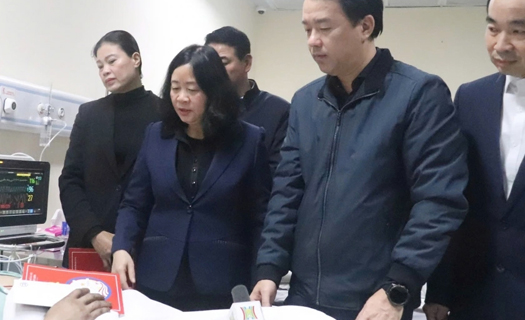 Bí thư Thành ủy Hà Nội thăm hỏi nạn nhân vụ cháy ở đường Phạm Văn Đồng