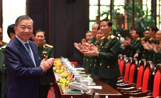 Tổng Bí thư bày tỏ xúc động với những kiến nghị của thanh niên quân đội