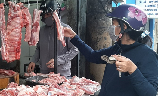 Giá bán lẻ cao vô lý làm giảm sức mua