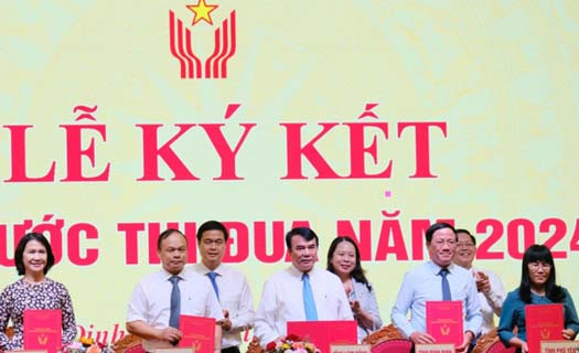 Quyền Chủ tịch nước: Thi đua khen thưởng phải sát thực tiễn, đi vào cuộc sống