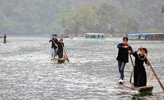 Du xuân trên Hồ Ba Bể