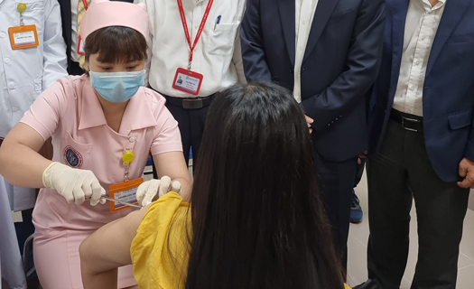 6 tình nguyện viên tiêm thử nghiệm vắc-xin thứ 2 của Việt Nam