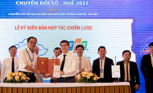 FPT ký kết hai thỏa thuận hợp tác thúc đẩy chuyển đổi số tỉnh Thừa Thiên Huế