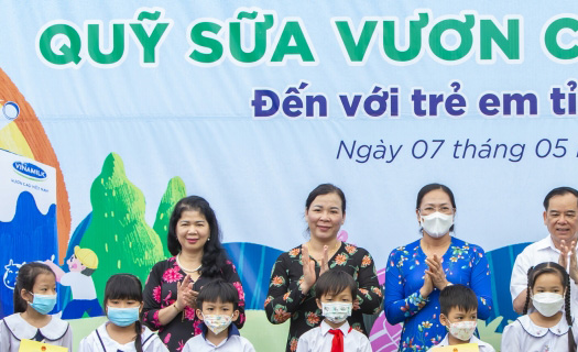 Vinamilk khởi động hành trình năm thứ 15 của Quỹ sữa vươn cao Việt Nam