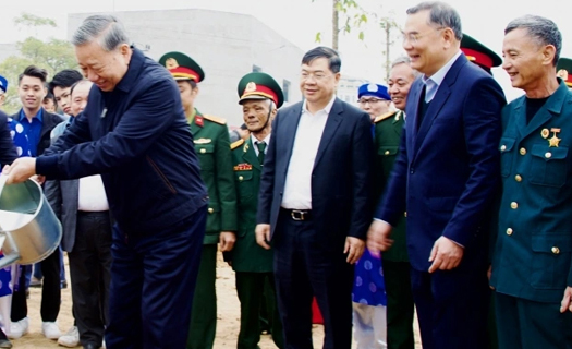 Tổng Bí thư Tô Lâm dự Lễ phát động Tết trồng cây Đời đời nhớ ơn Bác Hồ tại Hưng Yên